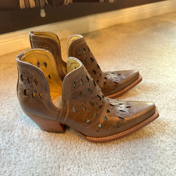 Ariat Studded Dixon Ankle Boots Ash Brown - Picture 1 of 5